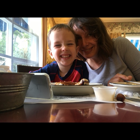 Meet your Posher, Tammy - Picture 2 of 3